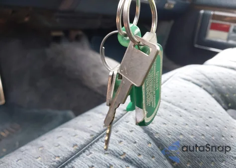 1980 Oldsmobile 98 из США, поврежденный, VIN 3X69RAM202642